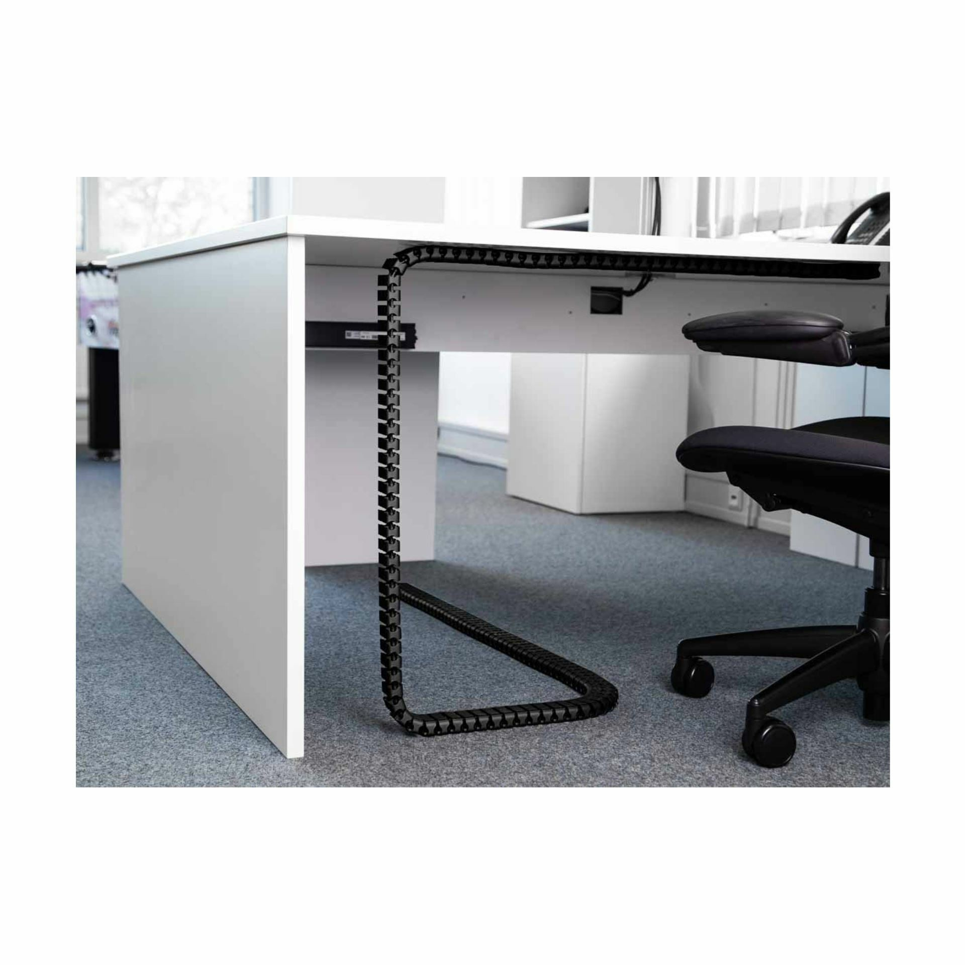 bachmann_namizni_organizator_kablov_54x23mm_72_cm_930.030_2.jpg