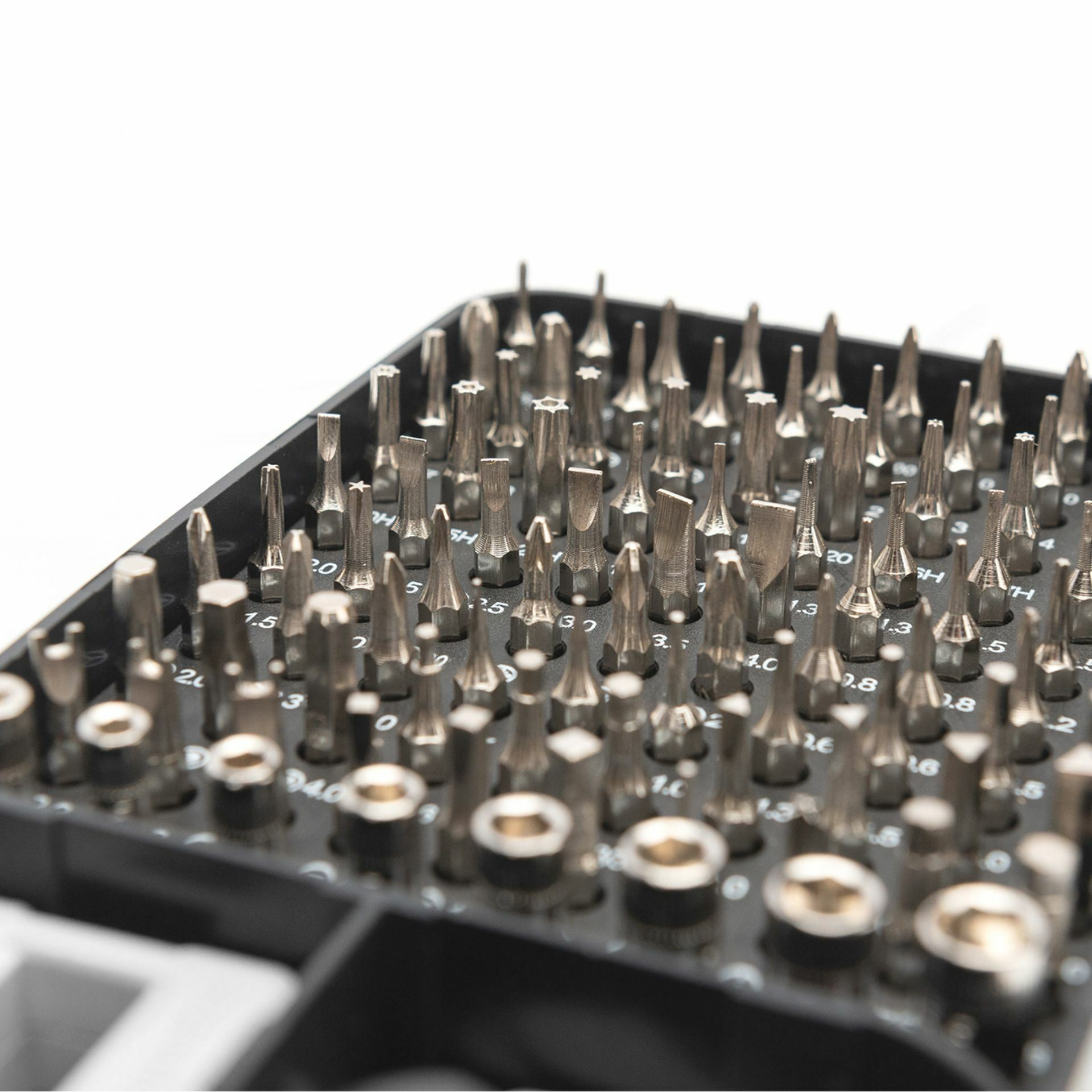 digitus_orodje_kit_115-delni_da-70361_5.jpg