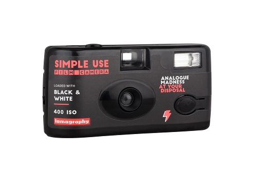 lomo_simple_use_fotoaparat_za_ve__kratno_uporabo_na_film_-_black_and_white_1.jpg