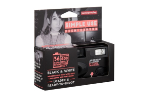 lomo_simple_use_fotoaparat_za_ve__kratno_uporabo_na_film_-_black_and_white_3.jpg
