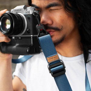 peak_design_slide_lite_naramni_pas_za_mirrorless_fotoaparate_-_midnight_5.jpg