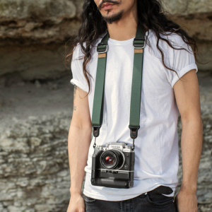 peak_design_slide_lite_naramni_pas_za_mirrorless_fotoaparate_-_sage_4.jpg