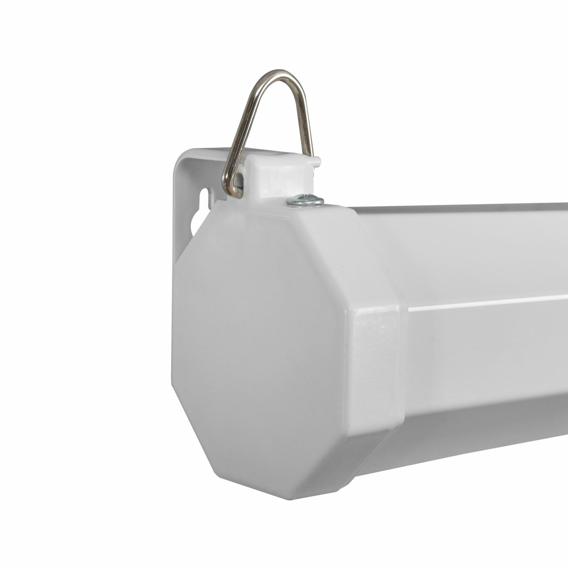 sbox_projekcijsko_platno_200x200cm_z_motorjem_avtomatsko_psa-112-2_3.jpg