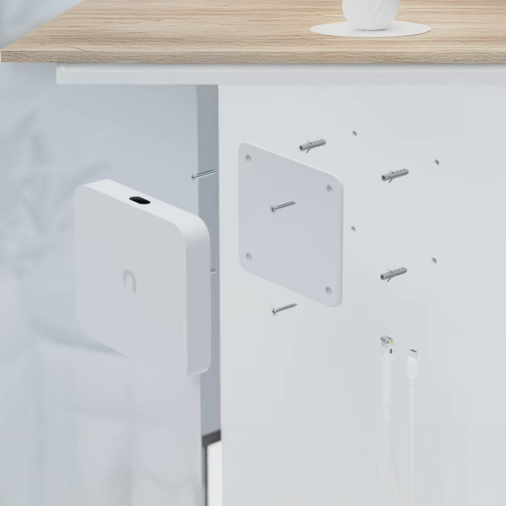 ubiquiti_nosilec_stenski_za_ucg-max_uacc-fm-17cm_4.jpg